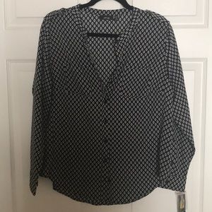 🦖 4/$15 NWT button down blouse